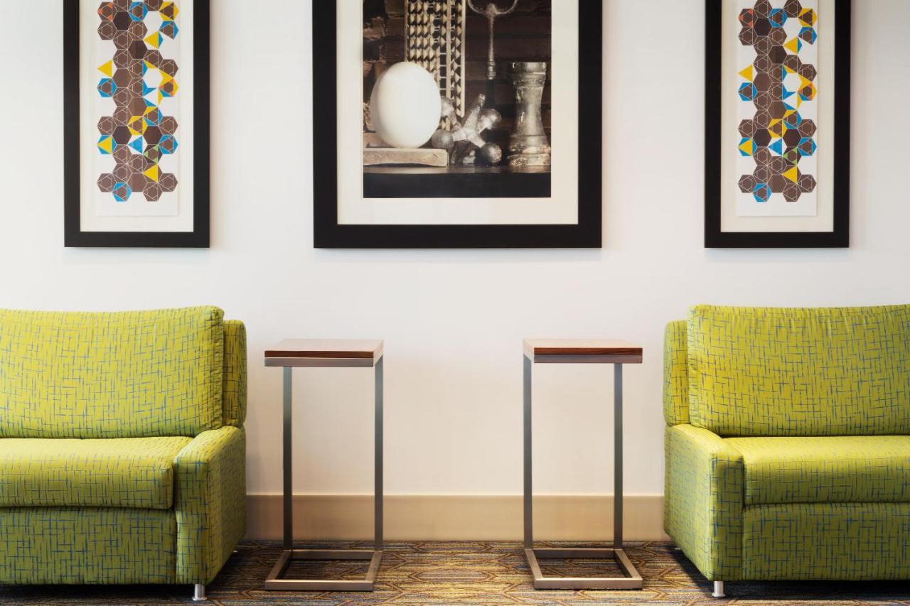 Holiday Inn Express & Suites - Milwaukee West Allis By Ihg Екстер'єр фото