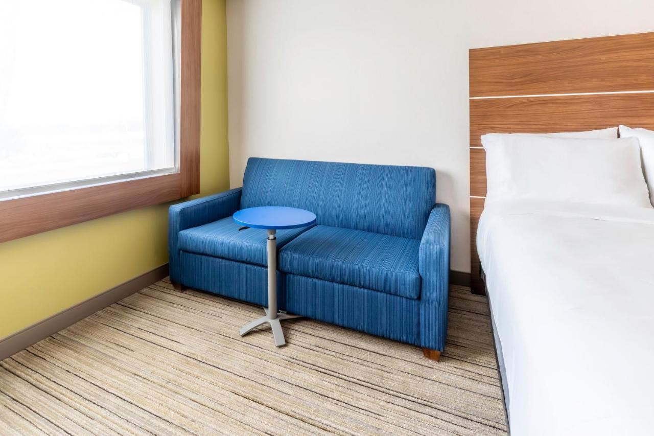 Holiday Inn Express & Suites - Milwaukee West Allis By Ihg Екстер'єр фото