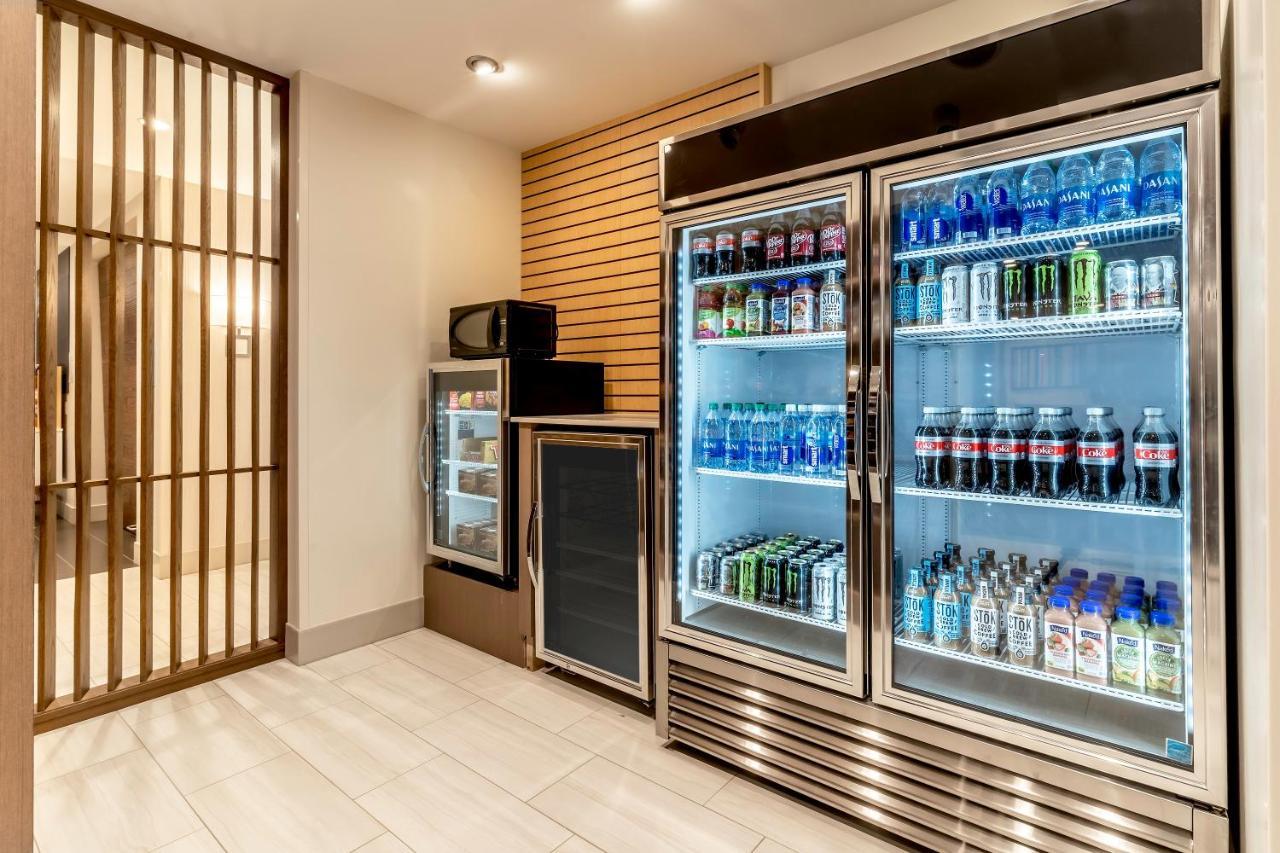 Holiday Inn Express & Suites - Milwaukee West Allis By Ihg Екстер'єр фото