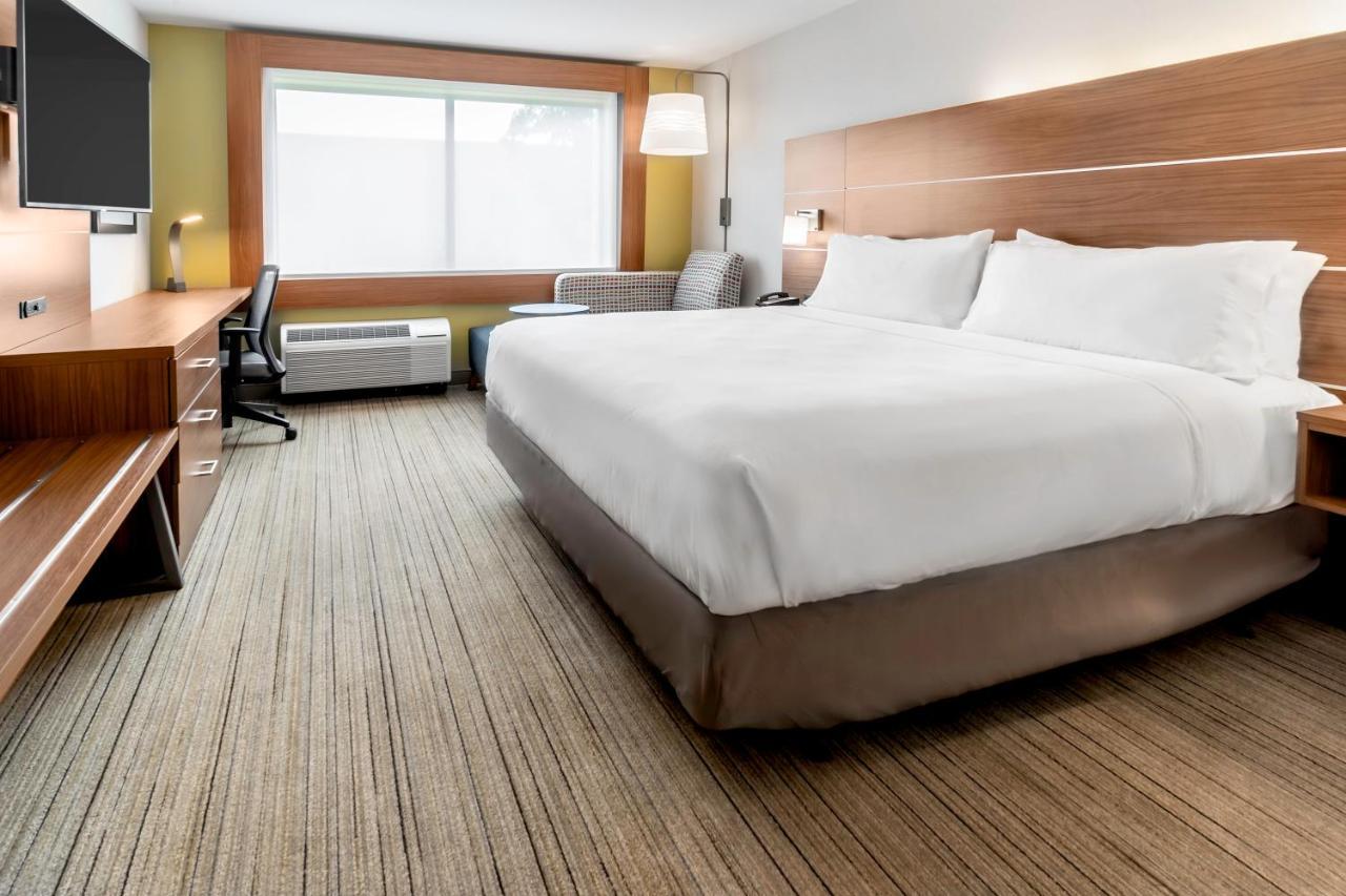 Holiday Inn Express & Suites - Milwaukee West Allis By Ihg Екстер'єр фото