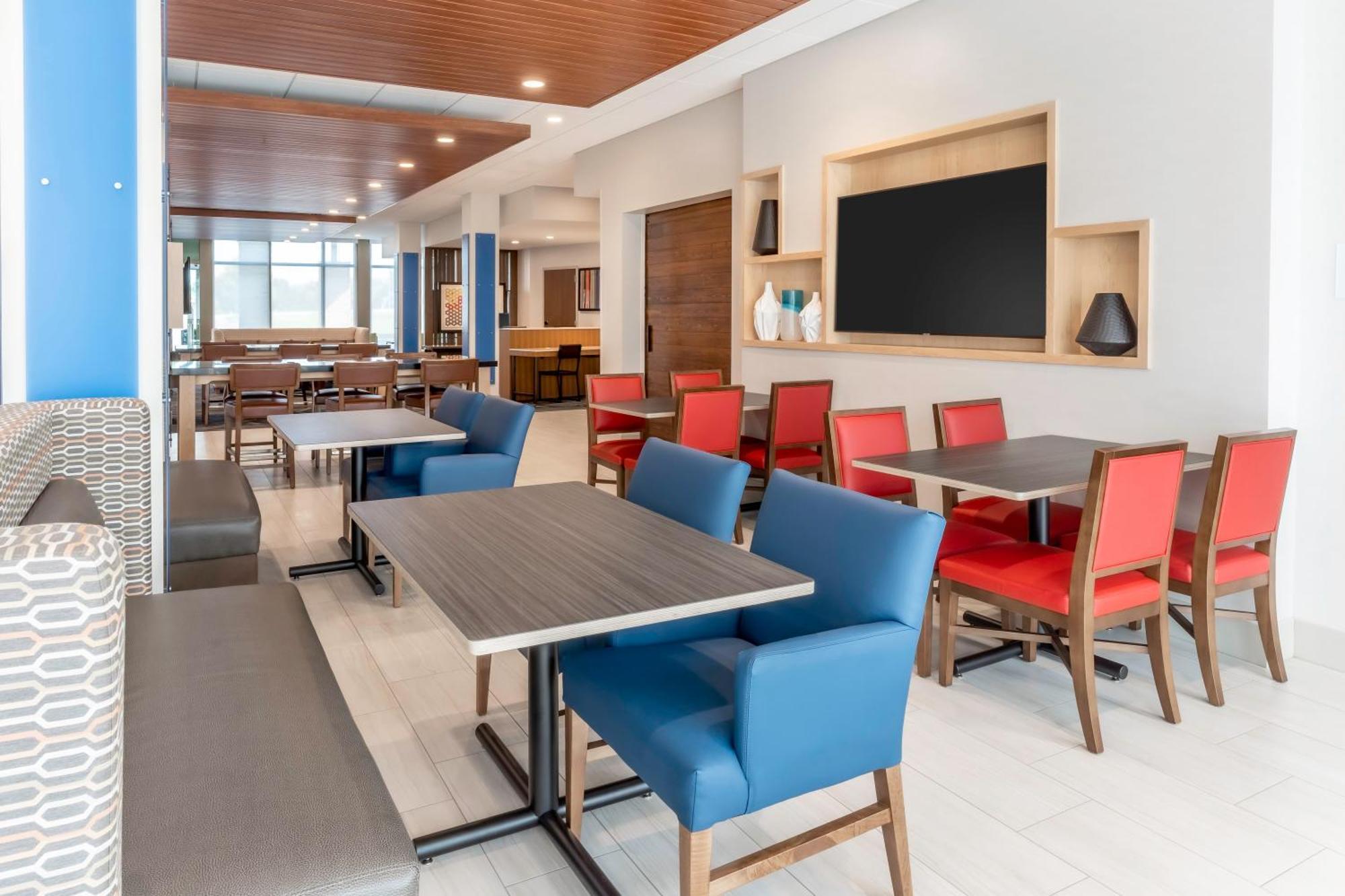 Holiday Inn Express & Suites - Milwaukee West Allis By Ihg Екстер'єр фото