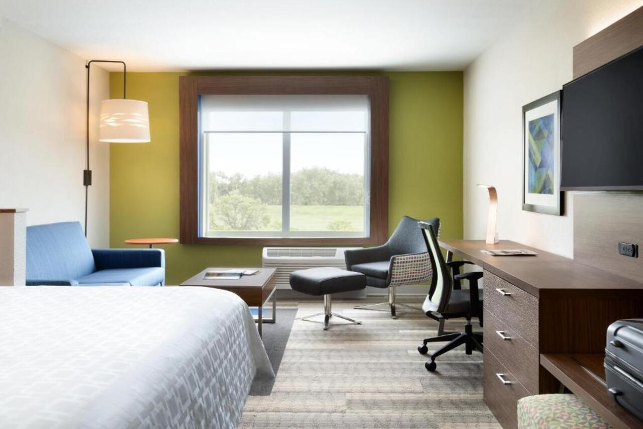 Holiday Inn Express & Suites - Milwaukee West Allis By Ihg Екстер'єр фото